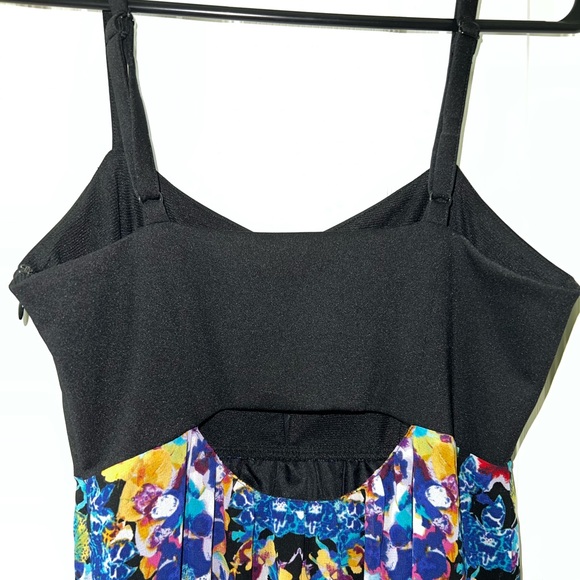 Nicole Miller Maxi Floral Dress - Size 8 - Picture 3 of 7